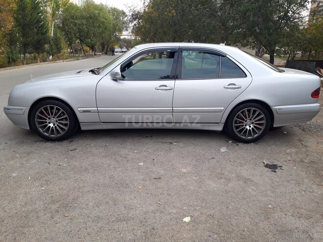 Mercedes E 270 2001, 250,705 km - 2.7 l - Sumqayıt