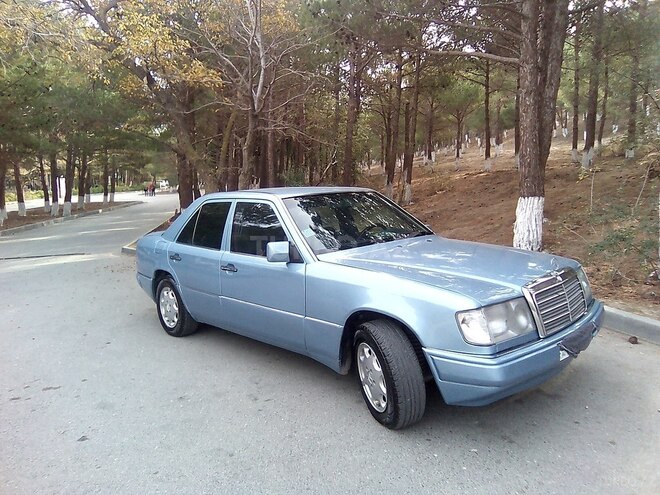 Mercedes E 230 1992, 239,900 km - 2.3 l - Sumqayıt