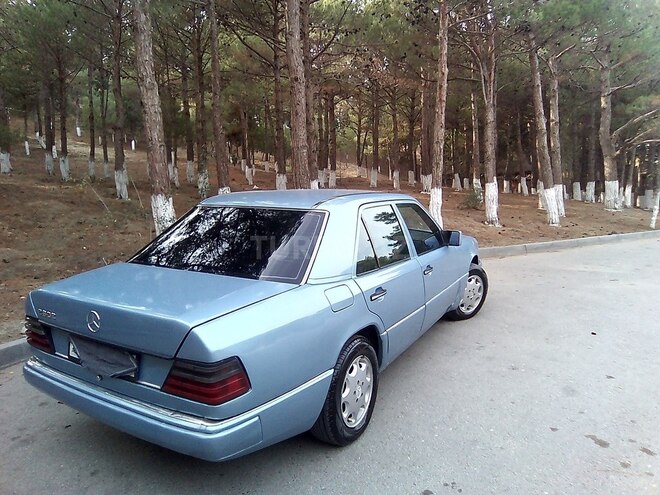 Mercedes E 230 1992, 239,900 km - 2.3 l - Sumqayıt