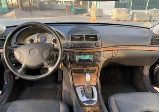 Mercedes E 270 2005, 196,000 km - 2.6 l - Bakı