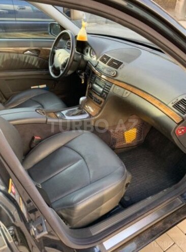 Mercedes E 270 2005, 196,000 km - 2.6 l - Bakı