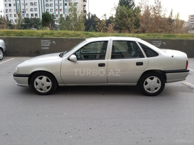 Opel Vectra 1995, 310,560 km - 2.0 l - Bakı