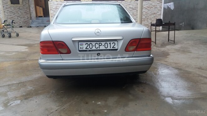 Mercedes E 240 1991, 26,400 km - 0.5 л - Gəncə