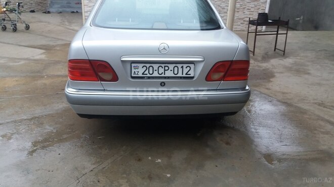 Mercedes E 240 1991, 26,400 km - 0.5 л - Gəncə