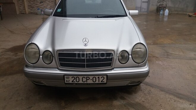 Mercedes E 240 1991, 26,400 km - 0.5 л - Gəncə