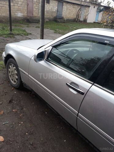 Mercedes C 230 1996, 520,000 km - 2.3 l - Quba
