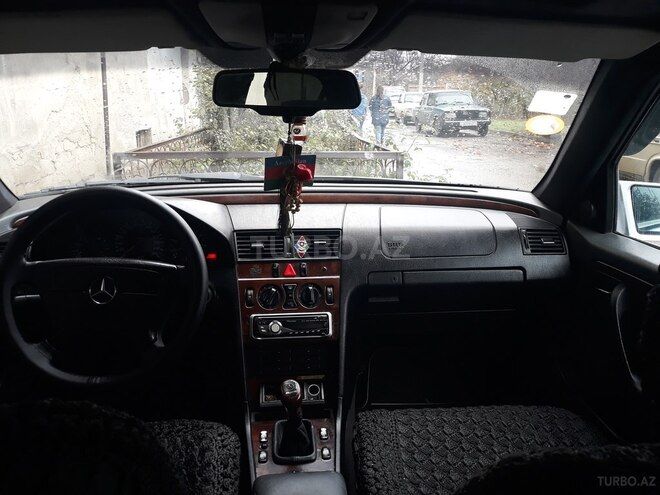 Mercedes C 230 1996, 520,000 km - 2.3 l - Quba