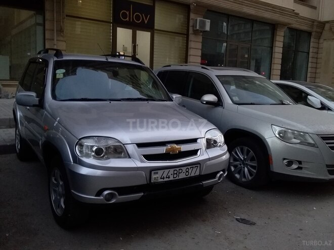 Chevrolet Niva 2010, 176,500 km - 1.7 l - Yardımlı