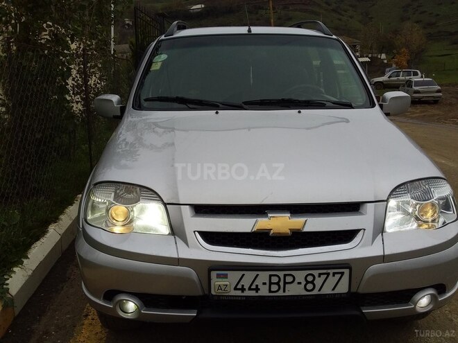 Chevrolet Niva 2010, 176,500 km - 1.7 l - Yardımlı
