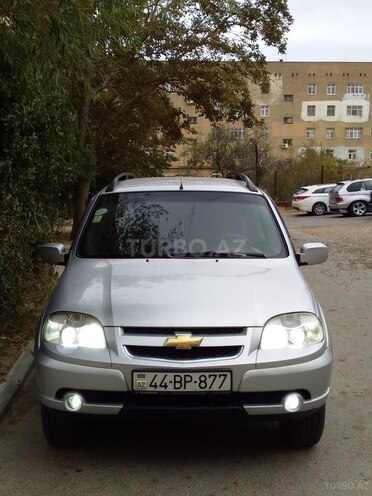 Chevrolet Niva 2010, 176,500 km - 1.7 l - Yardımlı