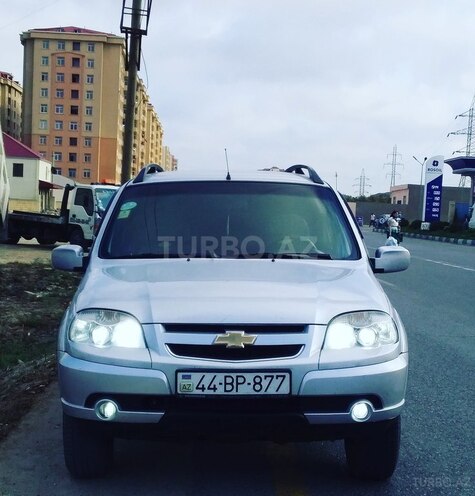 Chevrolet Niva 2010, 176,500 km - 1.7 l - Yardımlı