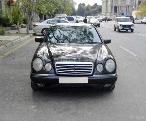 Mercedes E 230 1996, 379,000 km - 2.3 l - Bakı