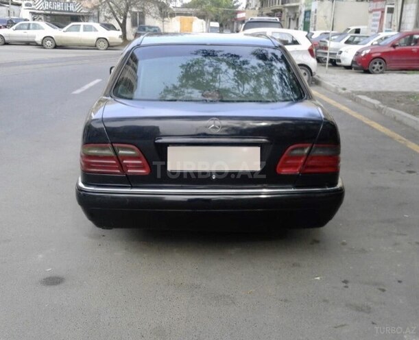 Mercedes E 230 1996, 379,000 km - 2.3 l - Bakı