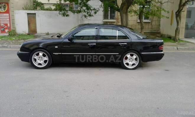 Mercedes E 230 1996, 379,000 km - 2.3 l - Bakı