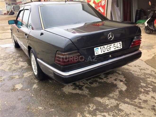 Mercedes E 200 1990, 260,000 km - 2.0 l - Bakı