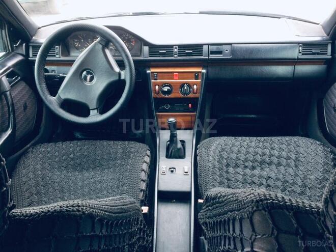 Mercedes E 200 1990, 260,000 km - 2.0 l - Bakı