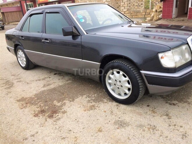 Mercedes E 200 1990, 260,000 km - 2.0 l - Bakı