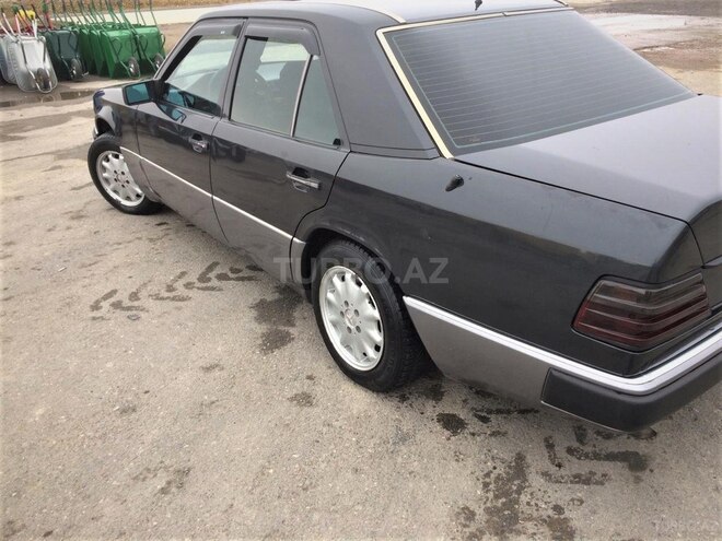 Mercedes E 200 1990, 260,000 km - 2.0 l - Bakı