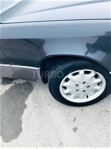 Mercedes E 200 1990, 260,000 km - 2.0 l - Bakı