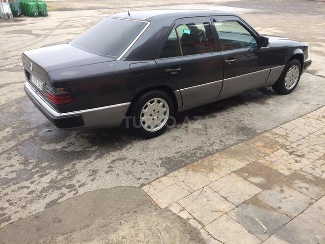 Mercedes E 200 1990, 260,000 km - 2.0 l - Bakı