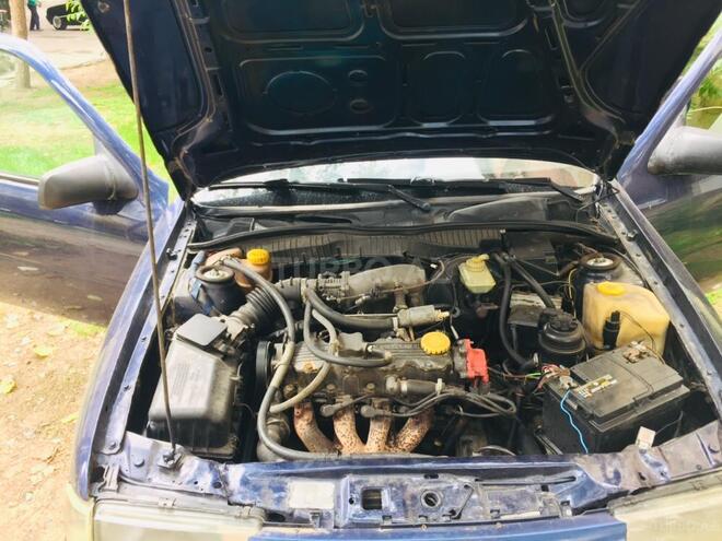 Opel Vectra 1995, 324,000 km - 2.0 l - Bakı