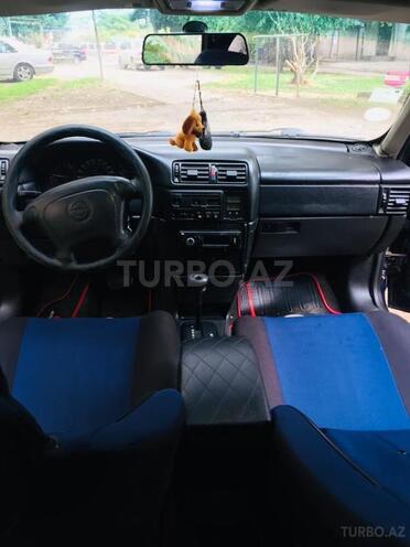 Opel Vectra 1995, 324,000 km - 2.0 l - Bakı