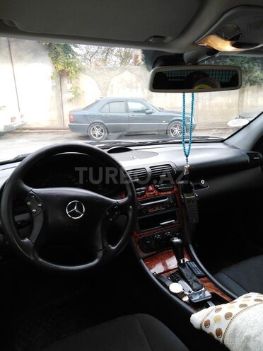 Mercedes C 220 2001, 365,000 km - 2.2 l - Bakı