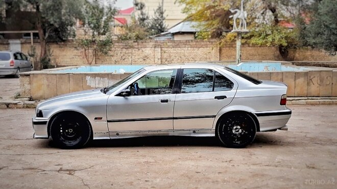 BMW 328 1995, 297,000 km - 2.8 l - Bakı