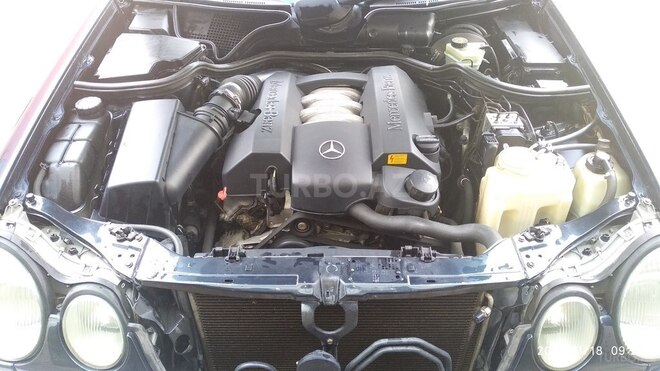 Mercedes E 240 1999, 290,000 km - 2.4 l - Bakı