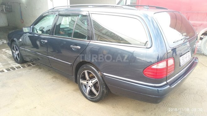 Mercedes E 240 1999, 290,000 km - 2.4 l - Bakı
