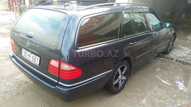 Mercedes E 240 1999, 290,000 km - 2.4 l - Bakı