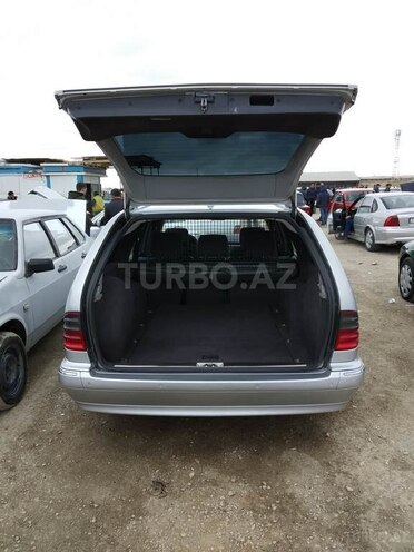 Mercedes E 220 2001, 361,000 km - 2.2 l - Bakı