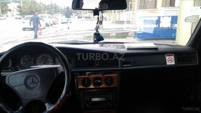 Mercedes 190 1993, 250,000 km - 2.6 l - Bakı