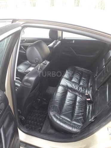 Volkswagen Passat 2001, 350,000 km - 1.8 l - Gəncə