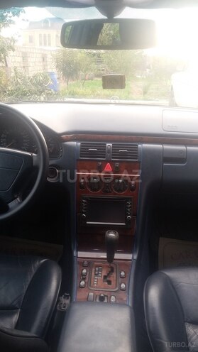 Mercedes E 240 1997, 288,895 km - 2.4 l - Bakı