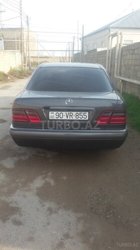 Mercedes E 240 1997, 288,895 km - 2.4 l - Bakı