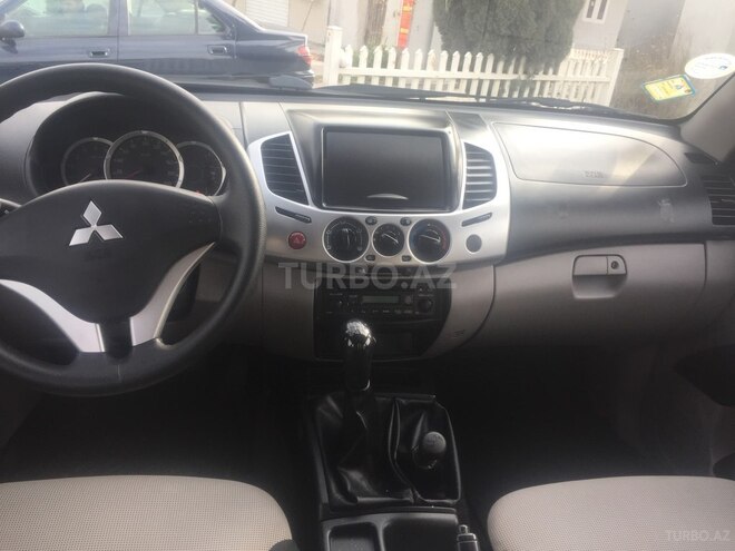 Mitsubishi L200 2012, 197,000 km - 2.5 l - Bakı