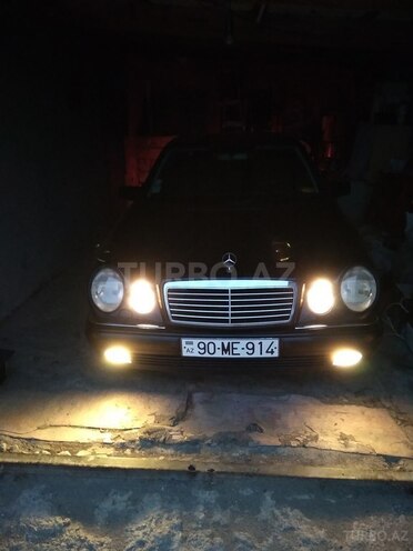 Mercedes E 240 1998, 290,000 km - 2.4 l - Bakı