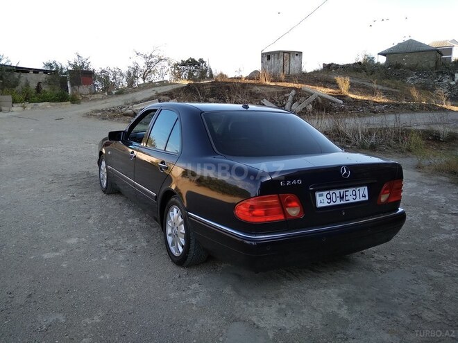 Mercedes E 240 1998, 290,000 km - 2.4 l - Bakı