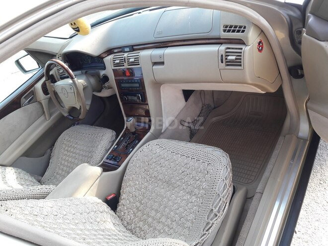Mercedes E 240 1998, 275,000 km - 2.4 l - Göygöl