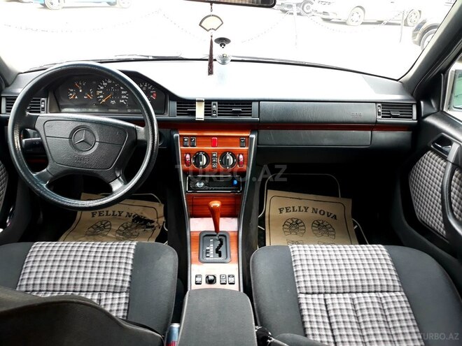 Mercedes E 200 1994, 211,805 km - 2.0 l - Bakı
