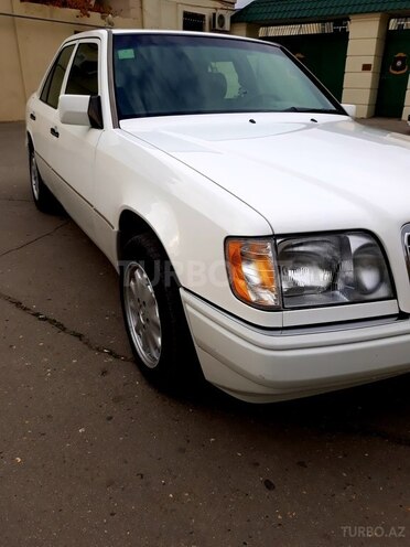 Mercedes E 200 1994, 211,805 km - 2.0 l - Bakı