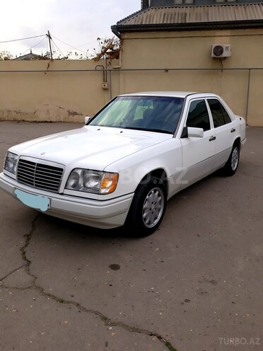 Mercedes E 200 1994, 211,805 km - 2.0 l - Bakı