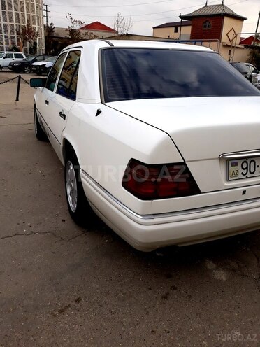 Mercedes E 200 1994, 211,805 km - 2.0 l - Bakı