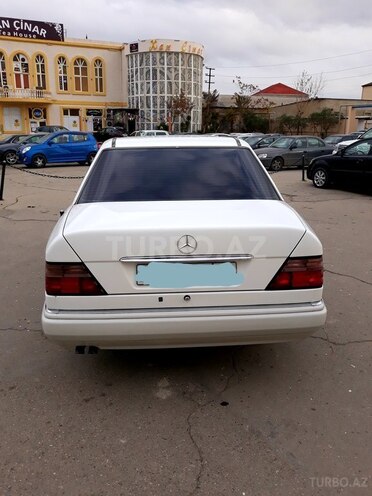 Mercedes E 200 1994, 211,805 km - 2.0 l - Bakı