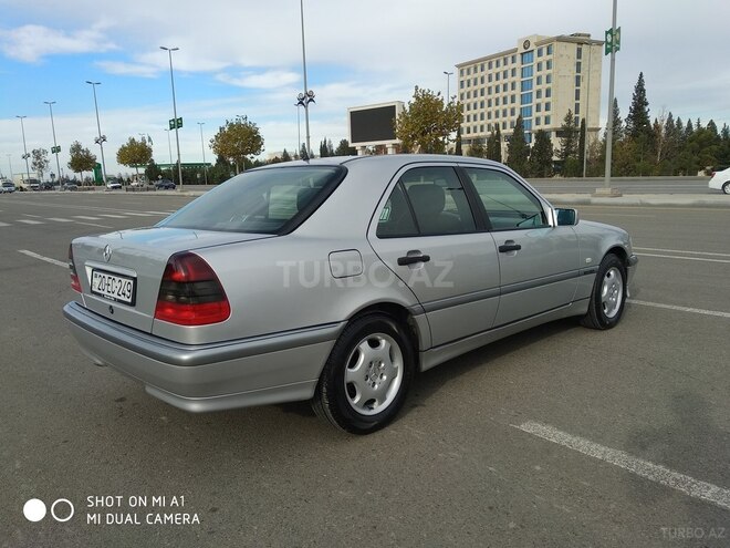 Mercedes C 180 2000, 181,000 km - 1.8 l - Gəncə