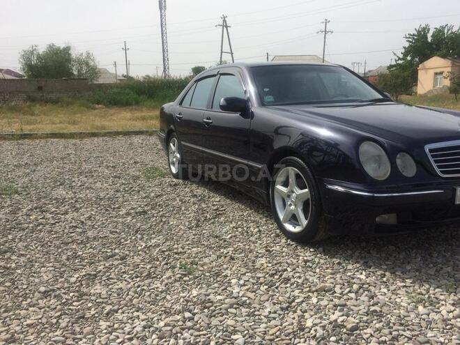 Mercedes E 240 2001, 382,021 km - 2.6 l - Bakı