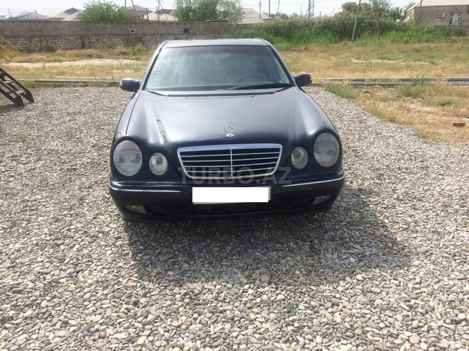 Mercedes E 240 2001, 382,021 km - 2.6 l - Bakı
