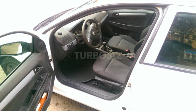 Opel Astra 2006, 220,000 km - 1.7 l - Bakı