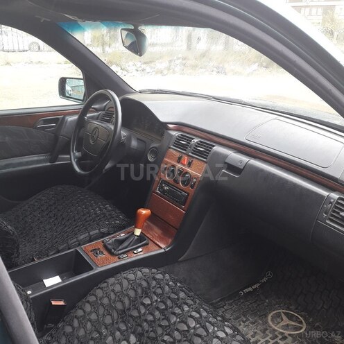 Mercedes E 200 1997, 325,000 km - 2.0 l - Bakı
